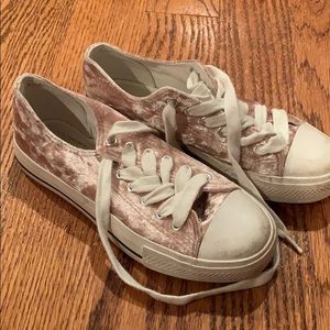 Pink Velvet Converse
